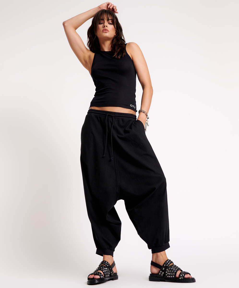 24763B_BLACK_2