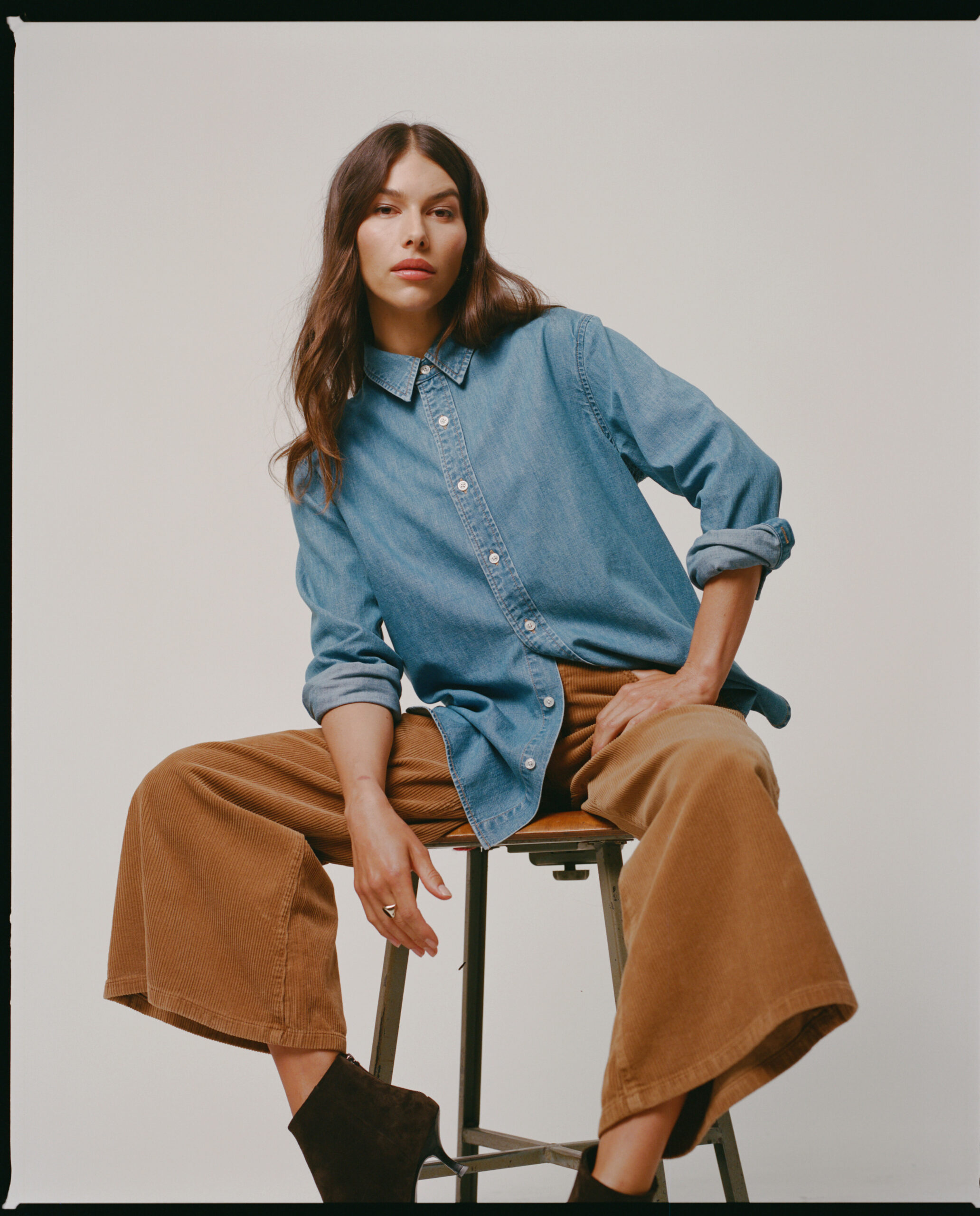 R53J59_7054_TOMBOY FLARE TEDDY CORD_TEDDY_R51H03_5369_ORIGINAL DENIM SHIRT BRAD BLUE_BRAD BLUE_ (1)